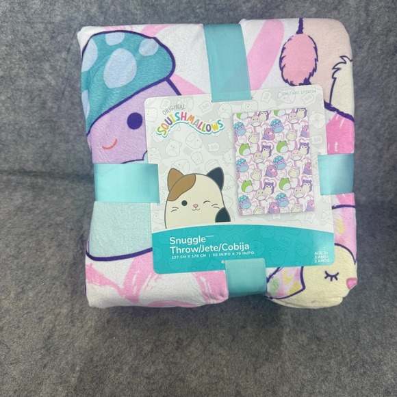 Squishmallows Snuggle Throw Blanket, Super Soft, Squishy, Vibrant, 50" x 70" NEW - Picture 1 of 1